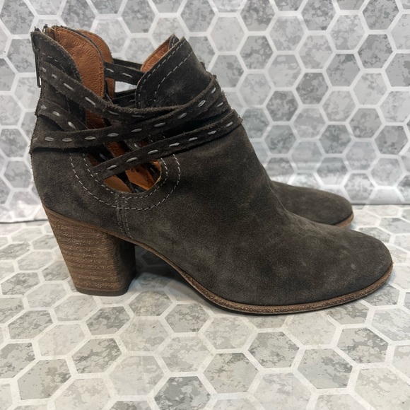 Frye Shoes - FRYE Women's Naomi Pickstitch Shootie Ankle Bootie size 6